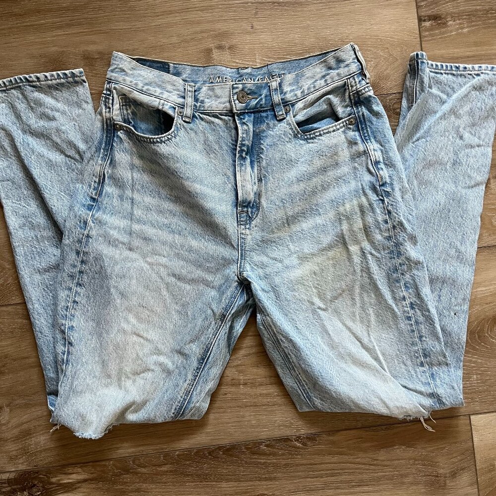 American Eagle Ripped jean, size 4 long, denim
